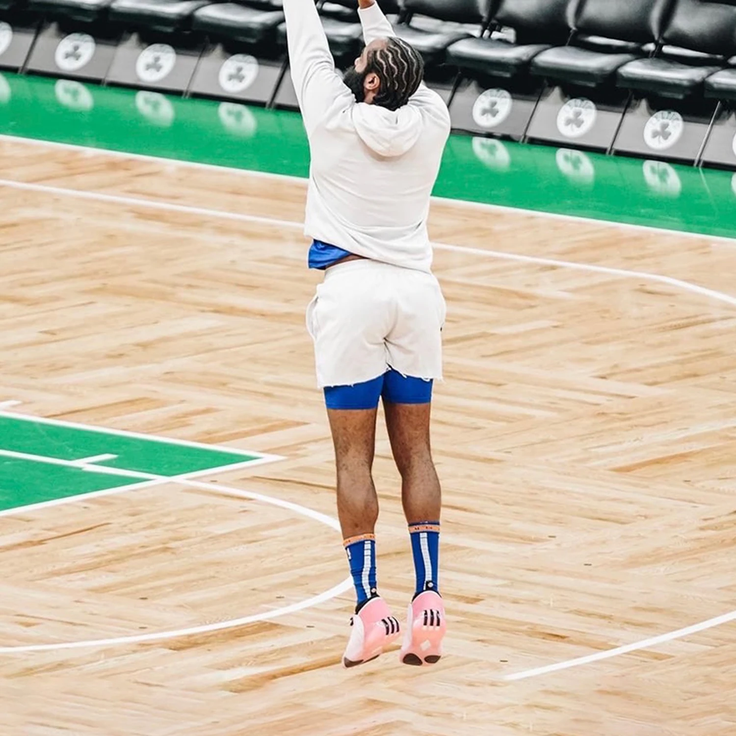 

Adidas оригинальные мужские прочные баскетбольные кроссовки HARDEN VOLUME 7. IH7707.