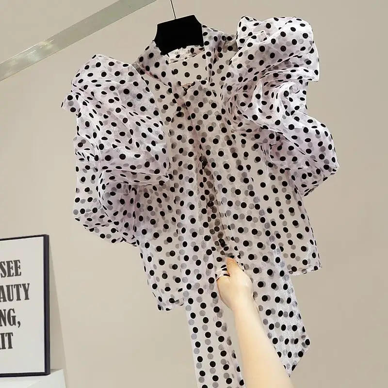 Modieuze Driedimensionale Lotusblad Mouw Strik Enkele Rij Knopen Top Met Een Perspectief Kort Polka Dot Western-Stijl Shirt