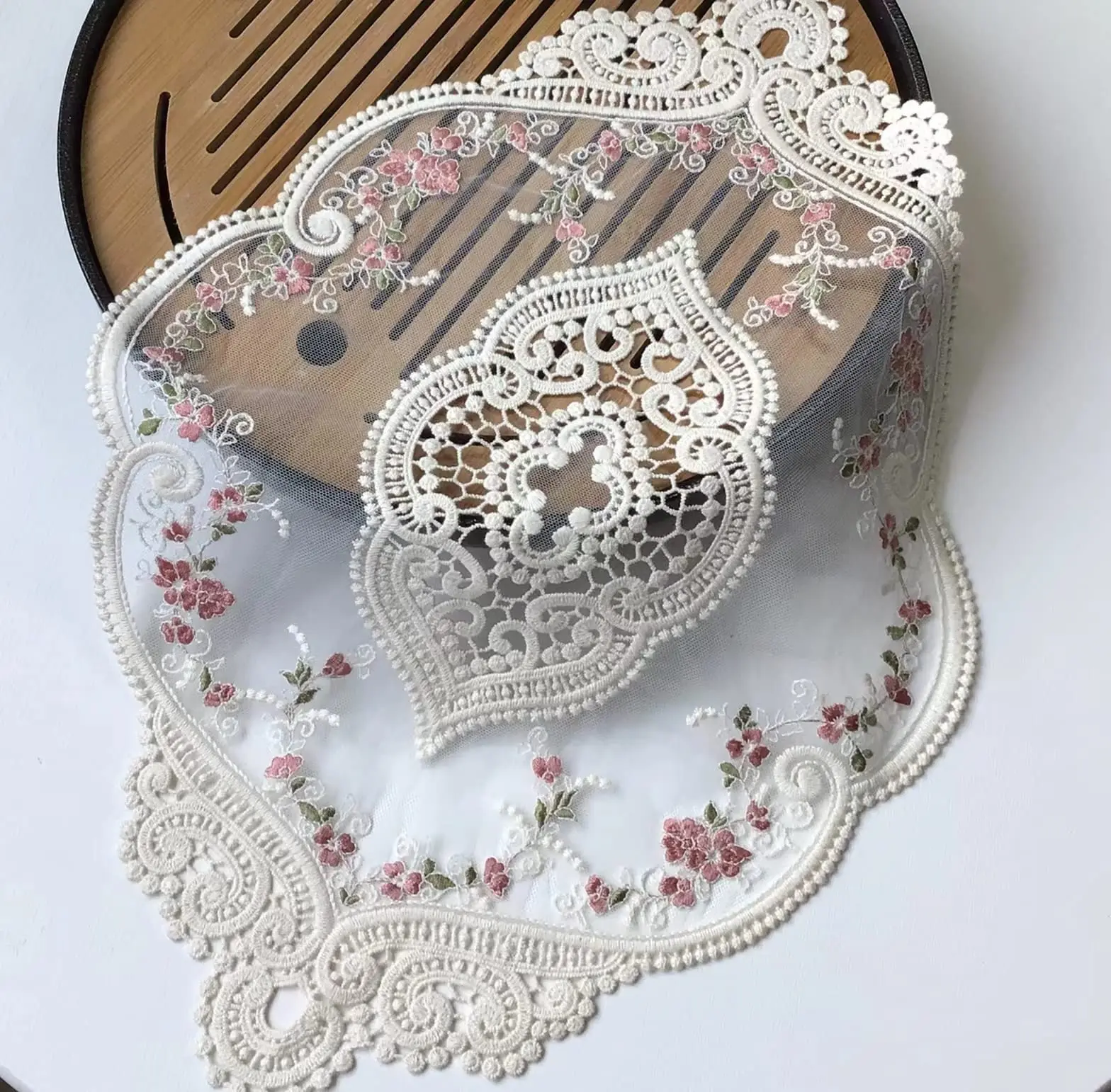 

Vintage Oval Lace Table Placemats, Exquisite Flower Embroidered Doilies Vase Mat, 12 X 17Inch