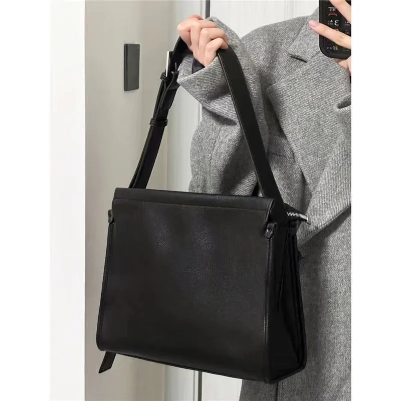 

Women's Crossbody Bag Soft Leather Wide oulder Strap Commuter mat Sle Single oulder Tote Bag for Autumn Winter