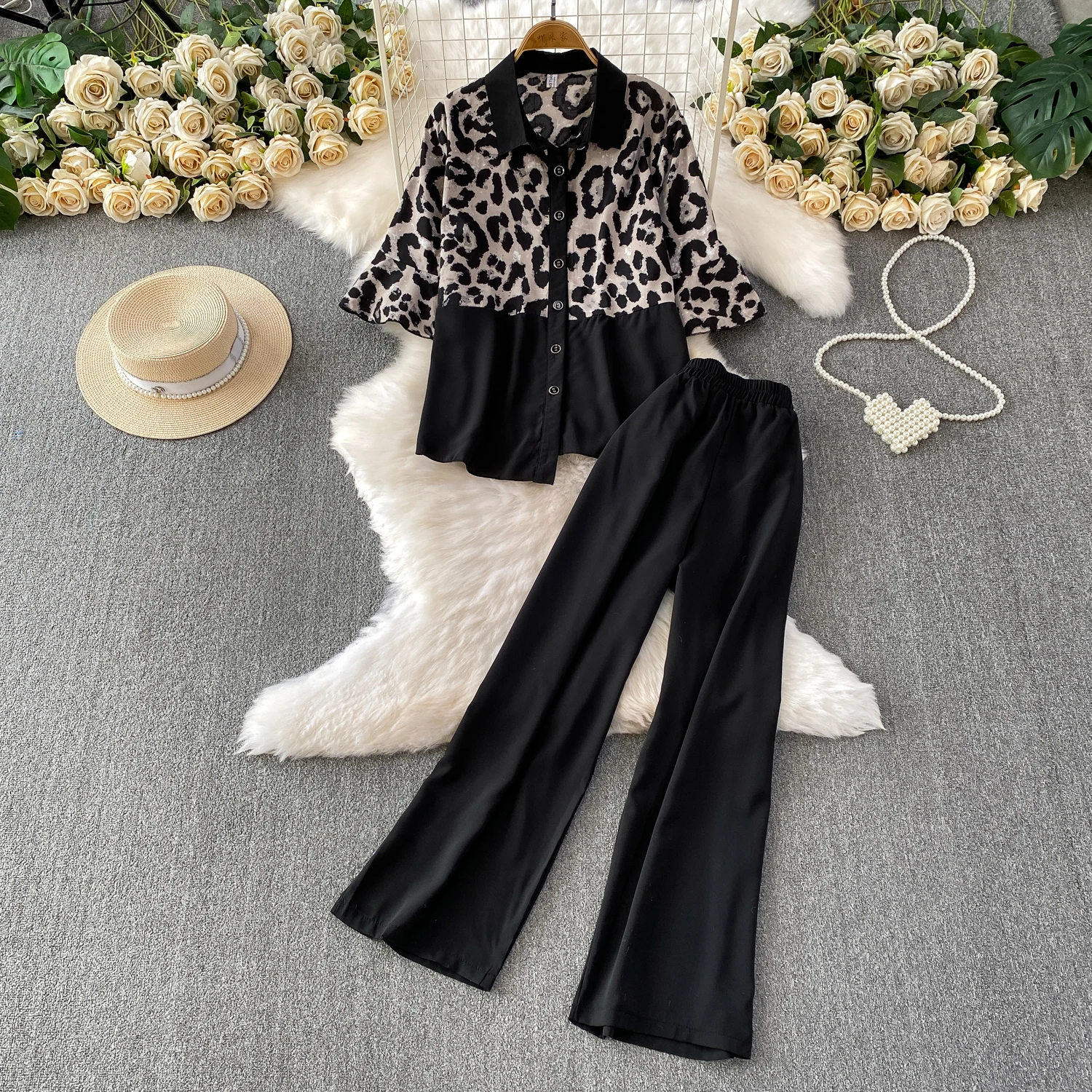 

Новая модная нерегулярная рубашка с леопардовым принтом и укороченными рукавами, тонкие повседневные брюки с высокой талией, женские комплекты из двух предметов