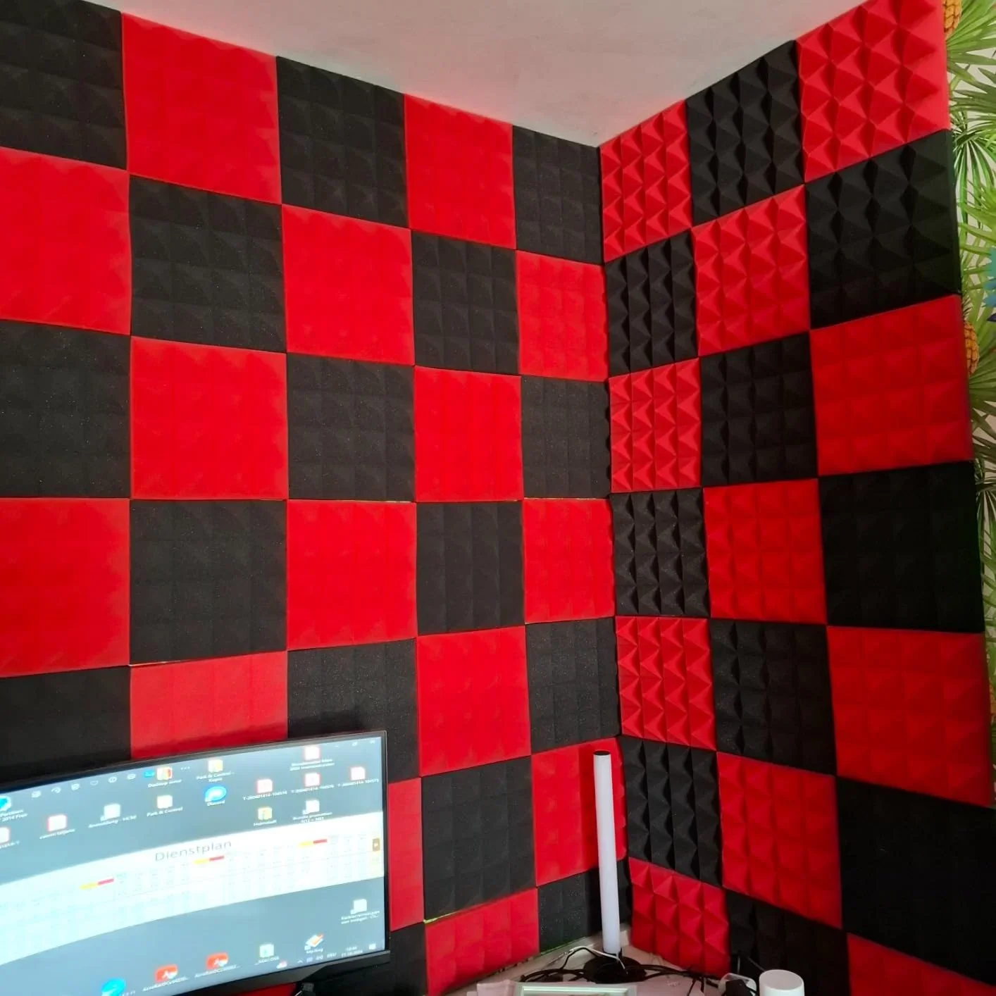 Sound Insulation Foam 12/24Pcs 25x25x5cm Studio Acoustic Soundproof Foam 16Pyramid Sound Absorption Treatment Panels