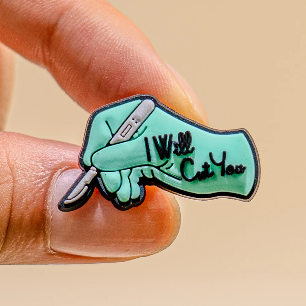 1 stücke Medizinische Schuh Charms für Clog Zubehör Mädchen Zähne Krankenschwester PVC Schuh Dekoration Pins für Frauen Turnschuhe Sommer Geschenke – Detail 4