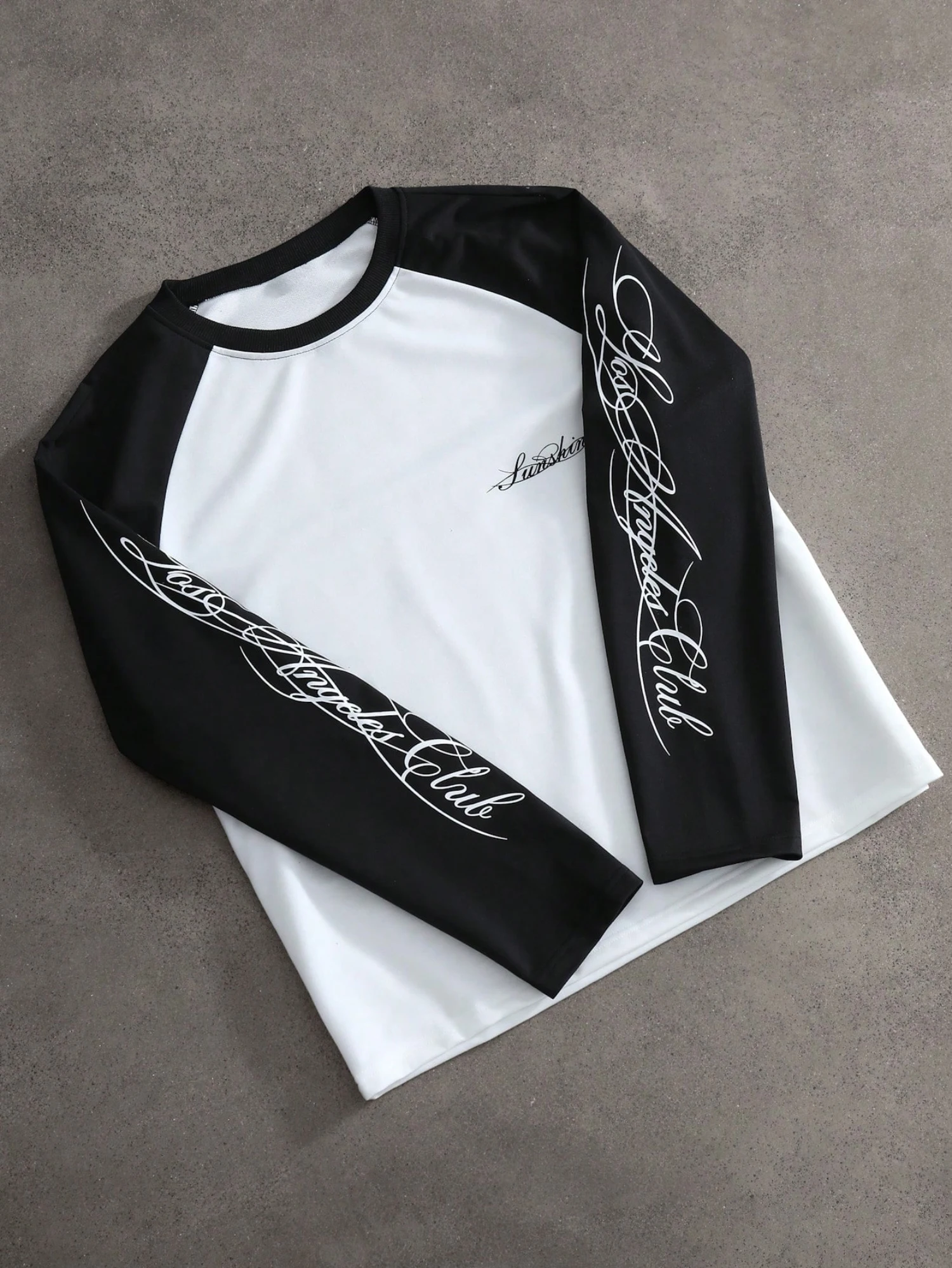 Herren Herbst Langarm-T-Shirt mit Rundhalsausschnitt, Farbblock-Design, Kursivschrift-Druck, Locker Geschnitten, Retro-Streetwear, Trendige Lässige Alltags-Oberteile – Detail 2