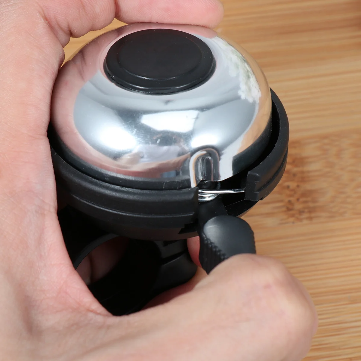 

2Pcs Aluminum Bike Bells Loud Rotated Collision Sound Durable Anti-Rust Ring Horn for Mountain Folding Bikes