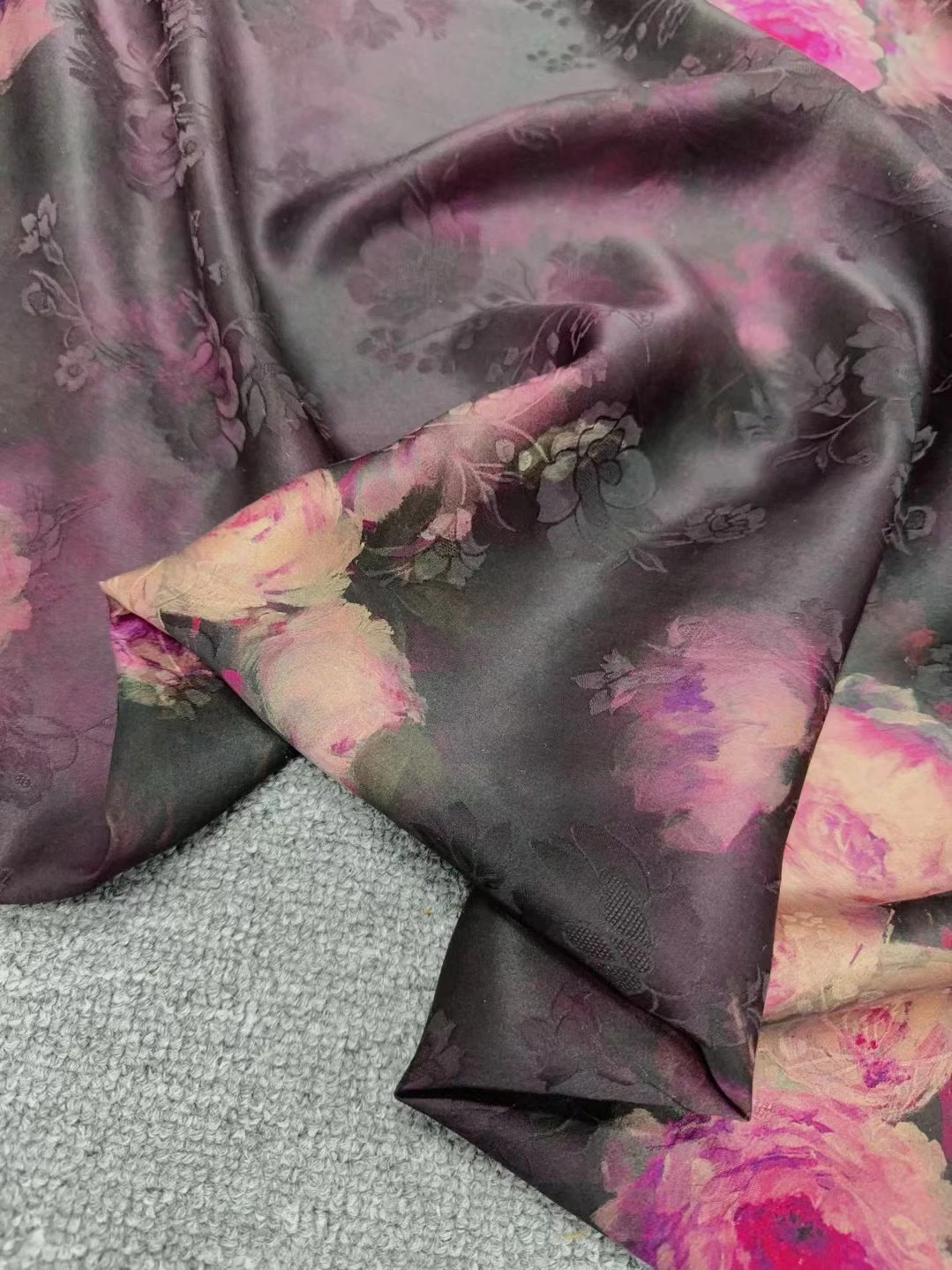 Xiangyun Yarn 100% Silk Fabric about 25momme Silk Cheongsam Dress Cloth