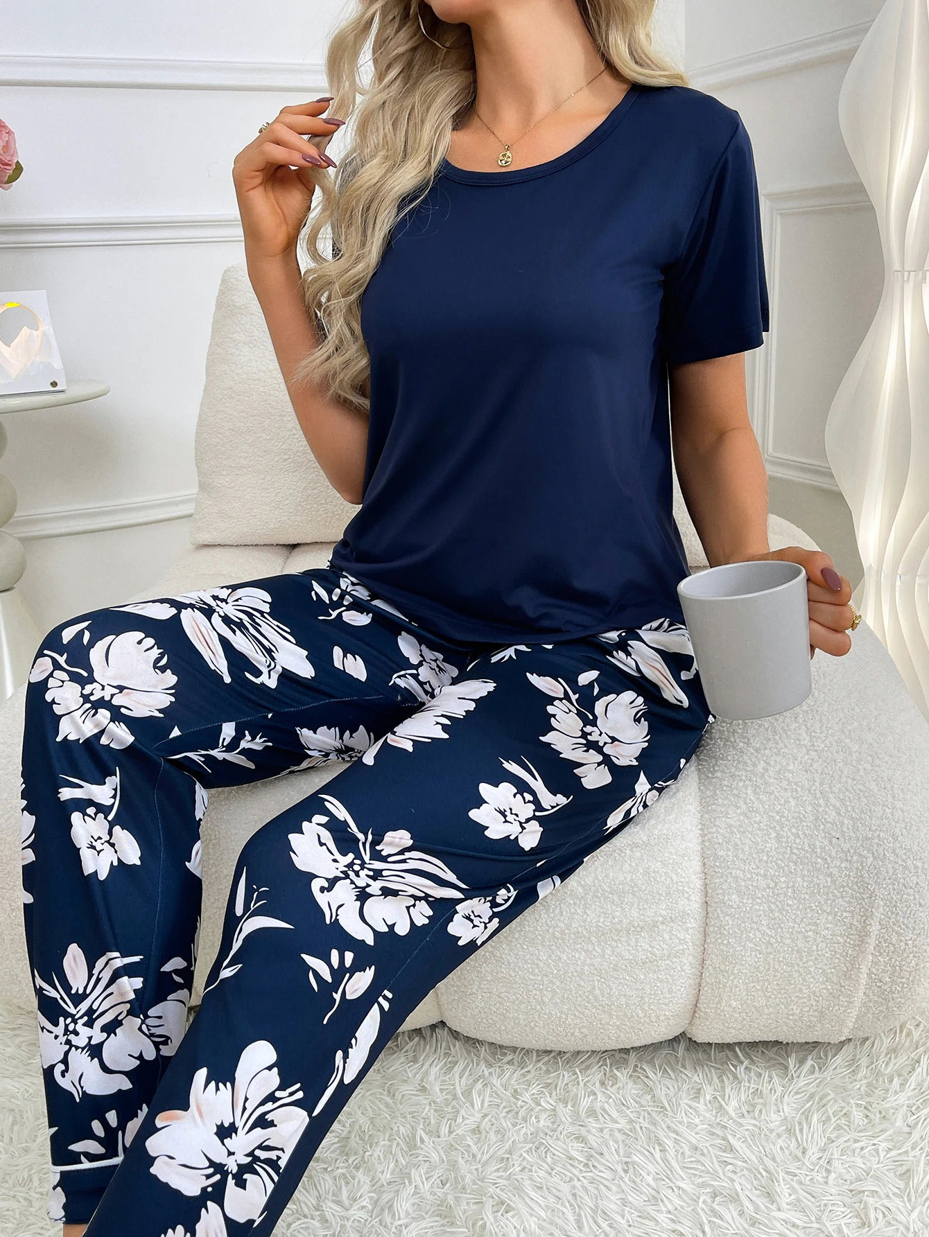 Women\'s new style pajamas set solid color short-sleeved blouse printed trousers simple two-piece casual comfortable home wear