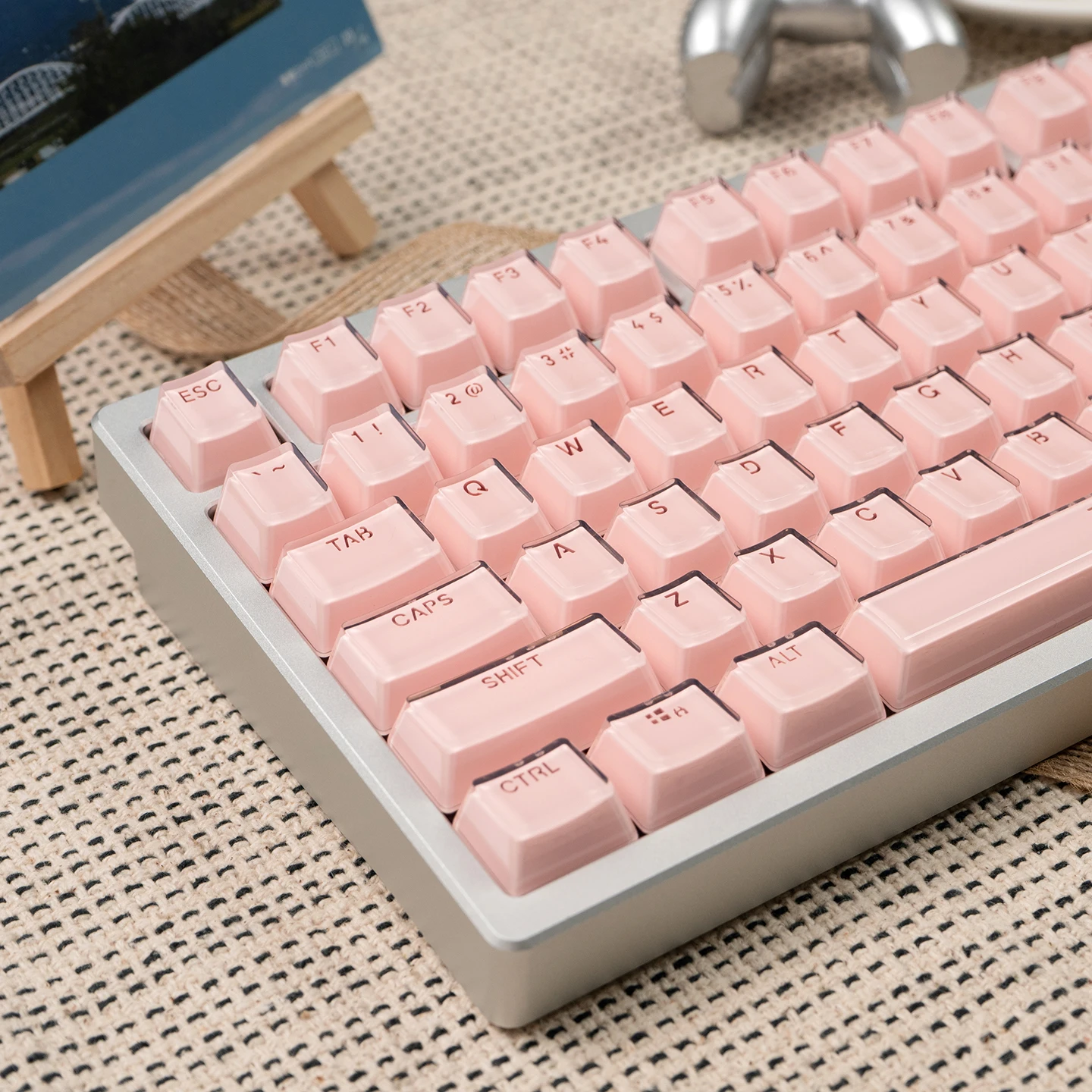Mintcaps 123 Tasten Jelly Pink Transluzente Tastenkappen OEM-Profil Double-Shot Kristallklare Tastenkappen für Cherry MX Mechanische Tastaturen