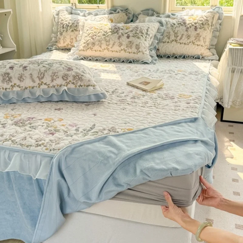 

New winter milk fleece bed skirt single piece thickened mattress cover fleece non-slip single piece bed skirt, no pillowcase