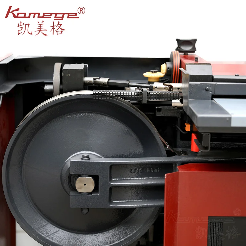 Camoga Italia C520L 520mm Coltello a fascia per spaccare la pelle Macchina utilizzata per borse interne per auto divise digitali Guanti