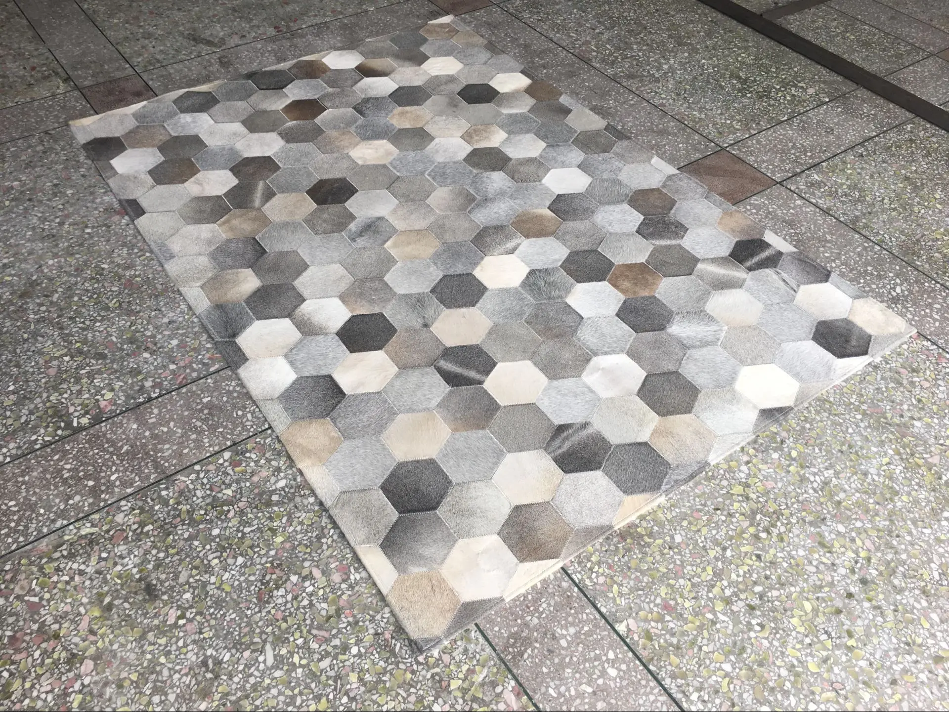 Natural Grey Patchwork Cowhide Rug Hexagon Collection CR-61