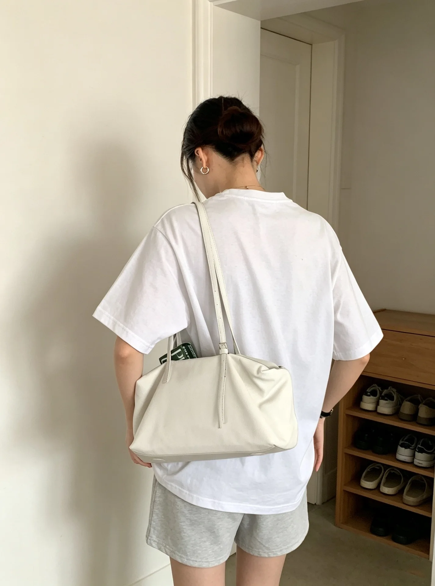 2026 – Neuerscheinung – Große Pendler-Umhängetasche – Minimalistische Mode – Kissen-Stil Damenhandtasche – Leichtgewicht-Nylon – Detail 28