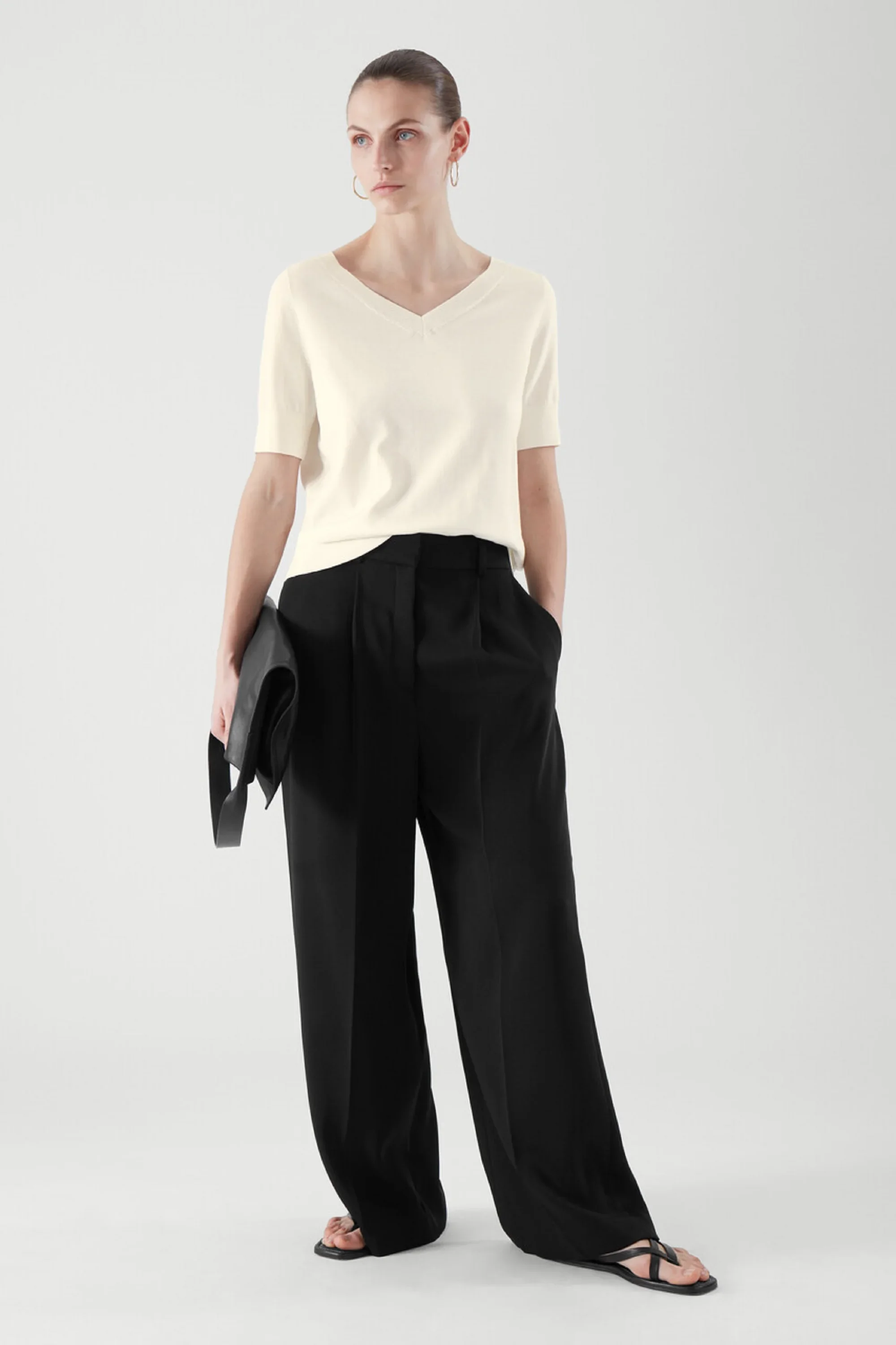 

Ethereal costume 2025 cos summer new style of Women's casual and fashionable V-neck wool blend knitted T-shirt