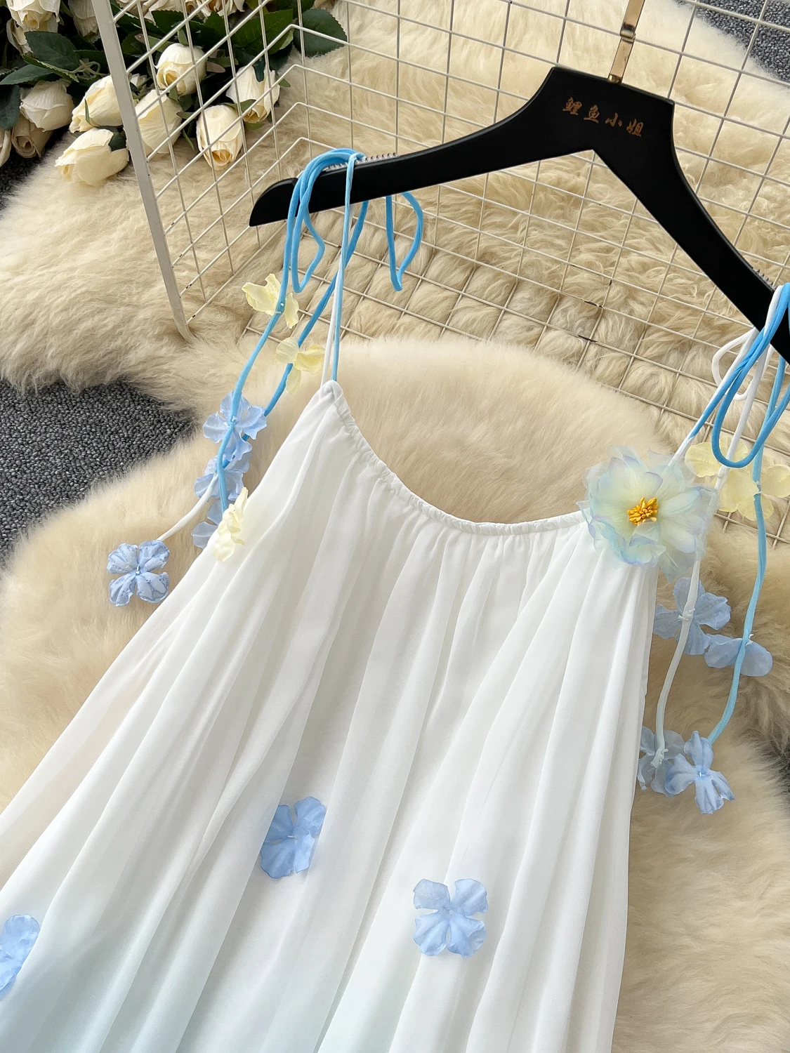 Letnia, zwiewna spódnica w kolorze druhny, z luźnymi ramiączkami, wysokim stanem, o kroju litery A, długa, z kwiatowym wzorem 3D, w stylu koreańskim, idealna do pracy.