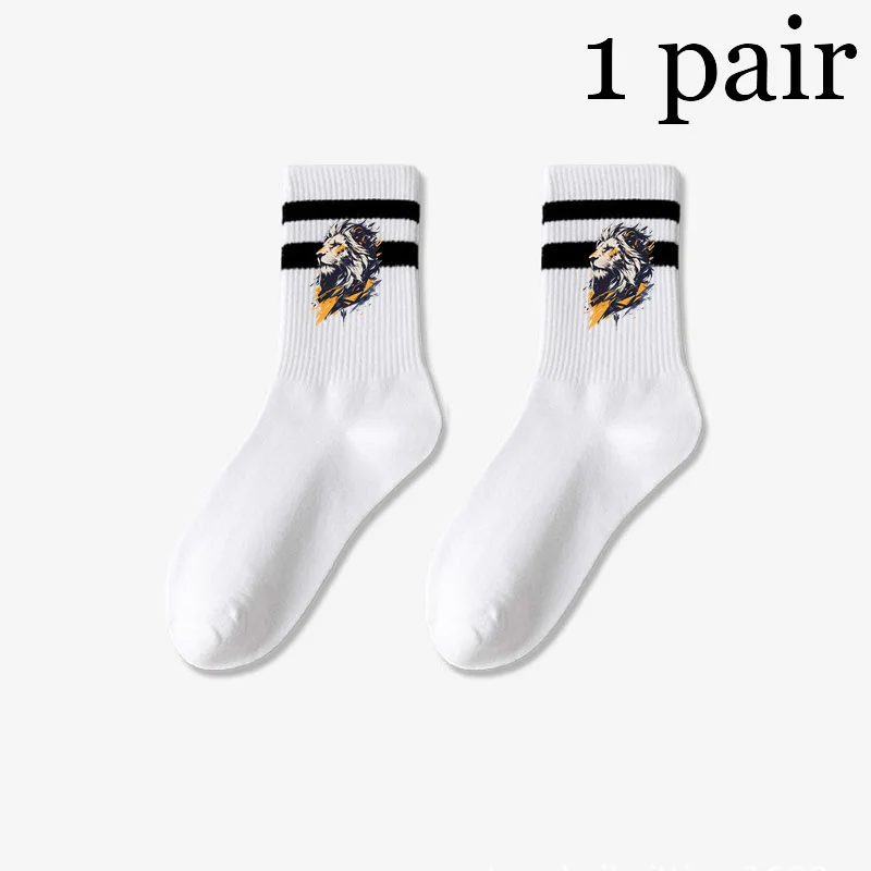 Leopard Lion Tiger Animal Middle Tube Socks for Men Women in White and Black Streetwear Harajuku Fashion Breathable Casual Socks