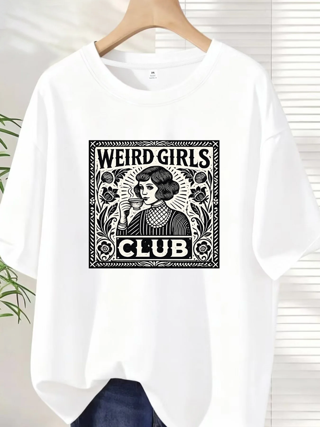 

【ZXH10129】woman drinking coffee Plus size women's round neck short sleeve T-shirt with elastic half sleeves and trendy prints