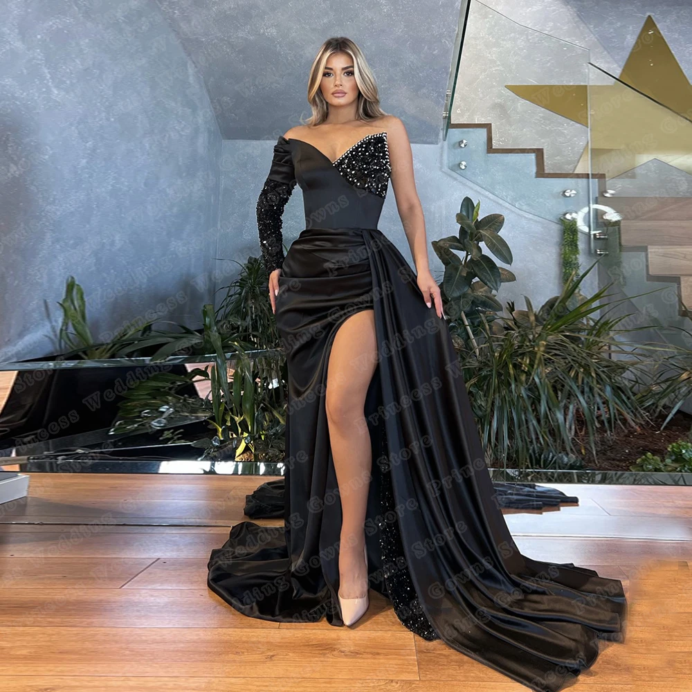 Customized Sexy Black Satin Bride Prom Dresses One Shoulder Sweep Train Pleat Glitter Bead V Neck Custom High Slit Evening 2022