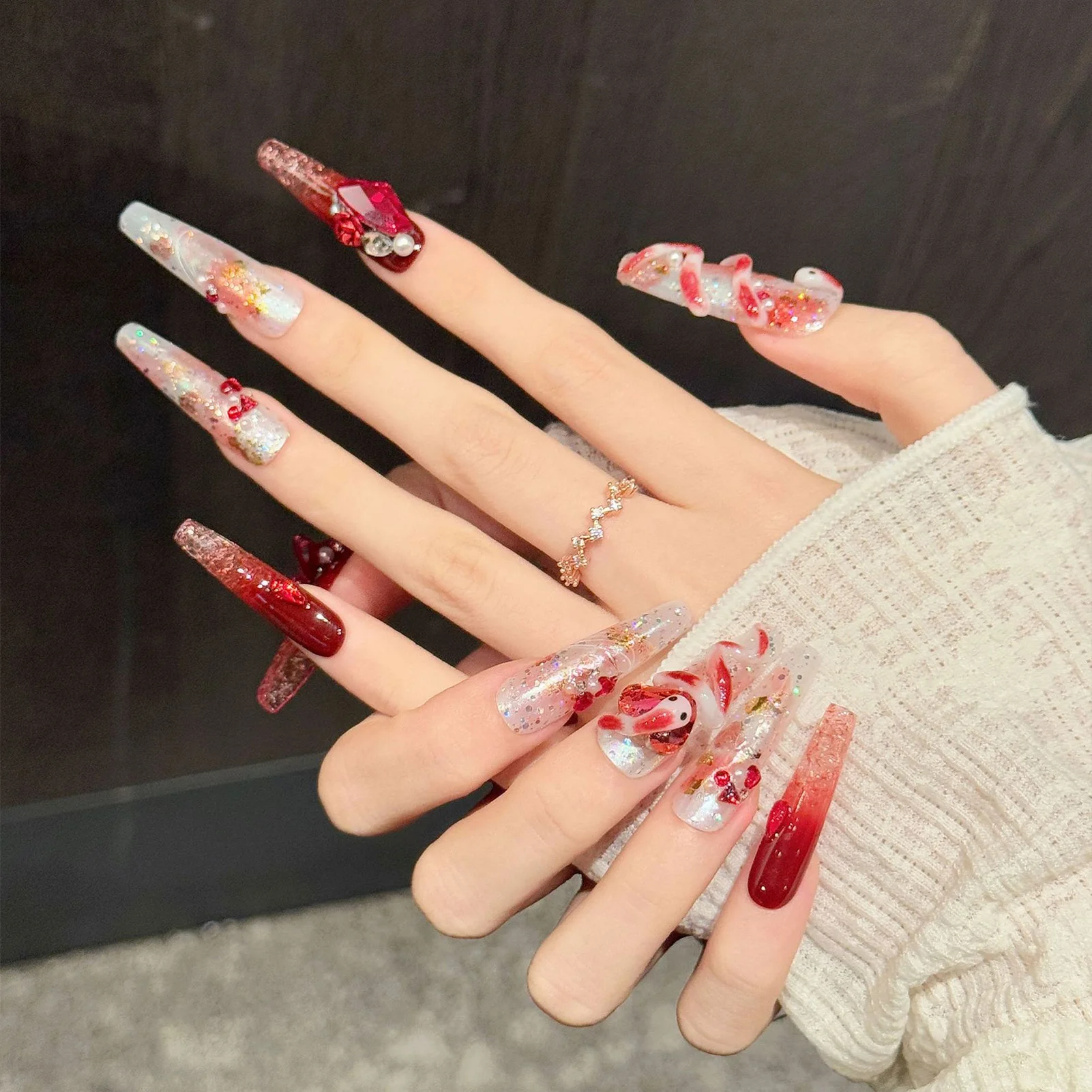 

Handmade Press On Nails 10pcs Red Gradient Artificial Nails With 3D Snake Roses Design Almond Charming Y2k False Nails Wearable