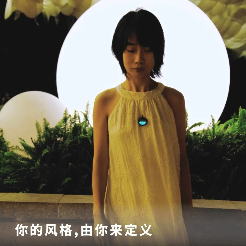 Streamer-LED Electronic Fluid Necklace Pendant Ornament, Send TA A Beam of Flowing Light