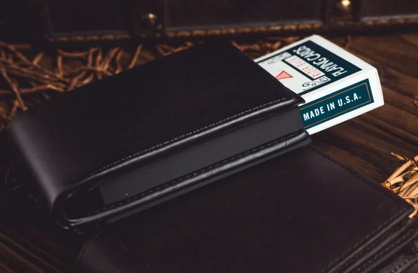 gimmick-magique-professionnel-de-portefeuille-de-commutateur-de-pont-en-l-interrupteur-de-poke-avance-et-carte-de-charge-pour-les-illusions-de-gros-plan-magicien-de-conception-elegante