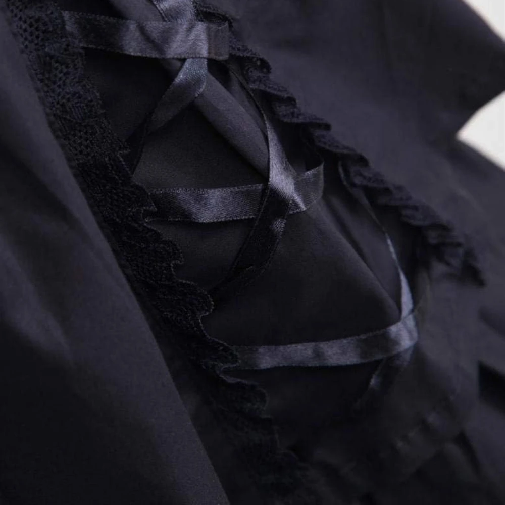 Klassisches schwarzes mehrlagiges Goth-Lolita-Kleid mit Schnürung für Damen, elegante Partykleidung mit Spitze und Schleife, Halloween-Anime-Dienstmädchen-Kostüme