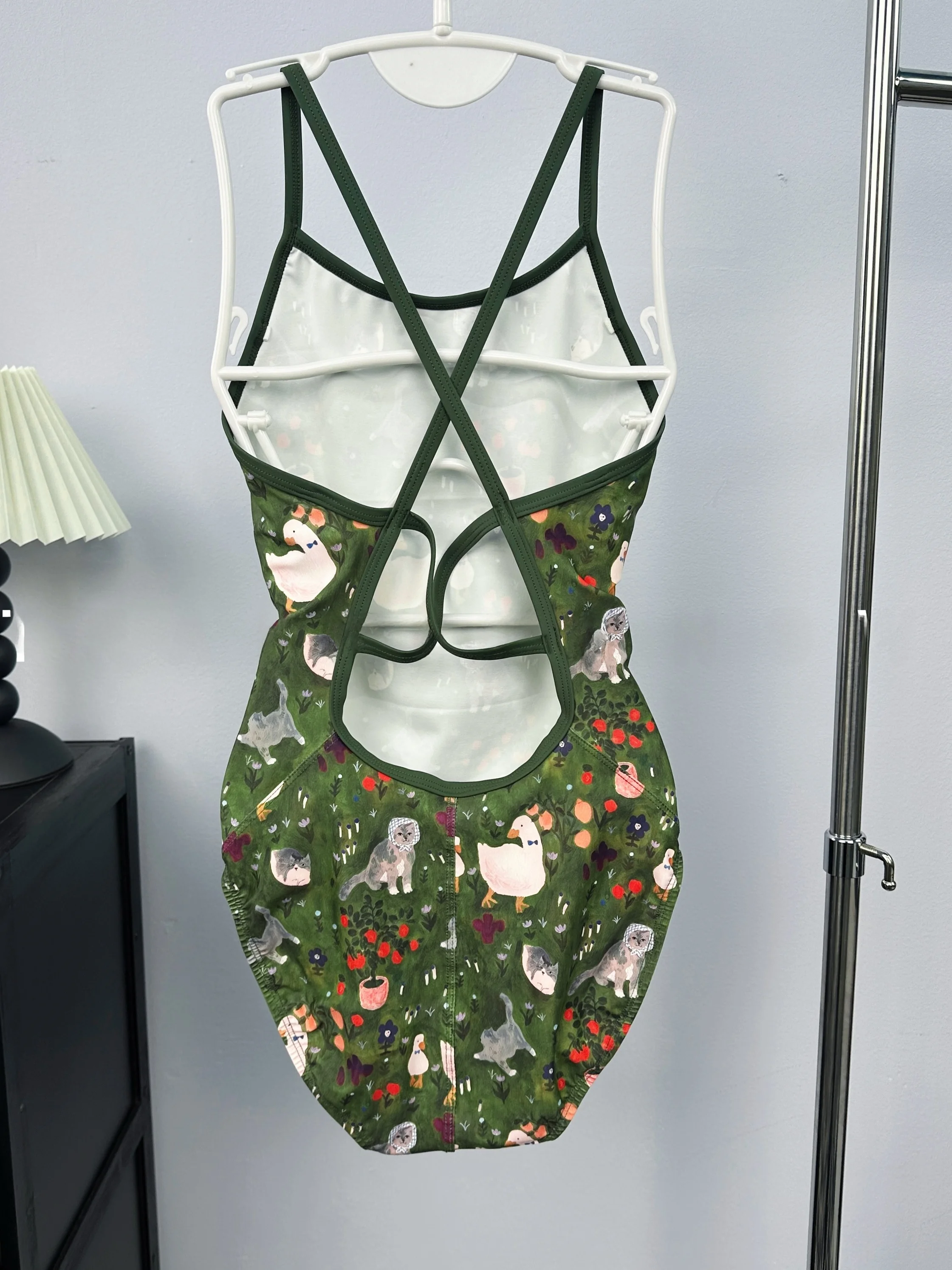 

Lycra Single Layer No Chest Pad Ladies Swimming Costume for Swimming Pools Cetitive Swimming Suits Qui Dry No Sve