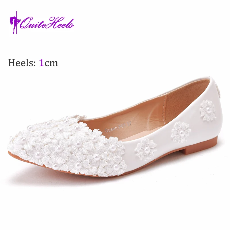 

Новые женские белые дышащие кружевные туфли из искусственной кожи с вышивкой, свадебные повседневные туфли на плоской подошве для банкета и невесты