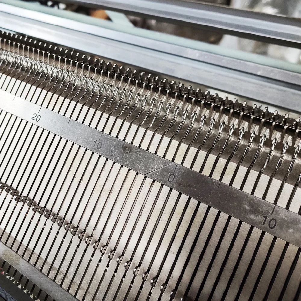 Semi-automatic manual flat knitting household knitting machine China