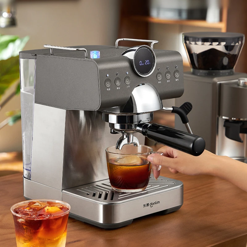 ماكينة اسبريسو للمشروب البارد ماكينة قهوة منزلية صغيرة نصف أوتوماتيكية ماكينة قهوة متعددة الوظائف كابتشينو واللاتيه