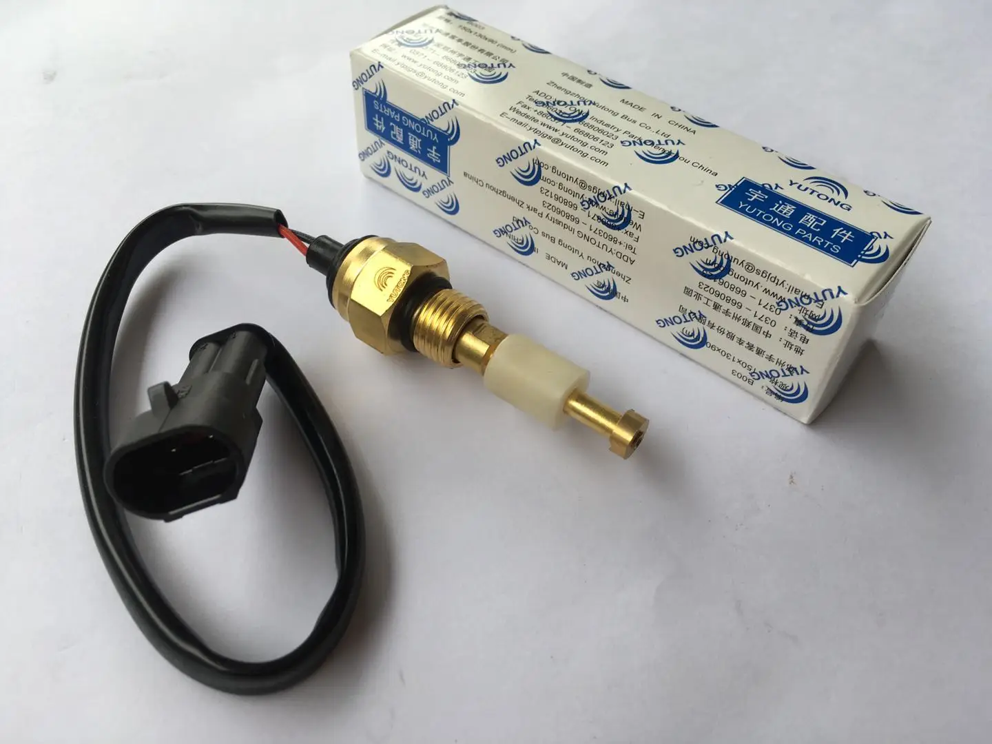 The expansion auxiliary water tank water float level sensor 2141F for tourist vehicles is suitable for Yutong passenger cars