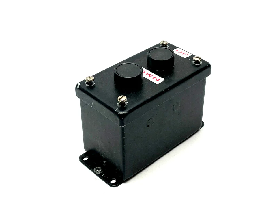 PLC Hoffman E-2PBGX Pushbutton Enclosure Black w/  800E-3X10 Modules Warranty Product