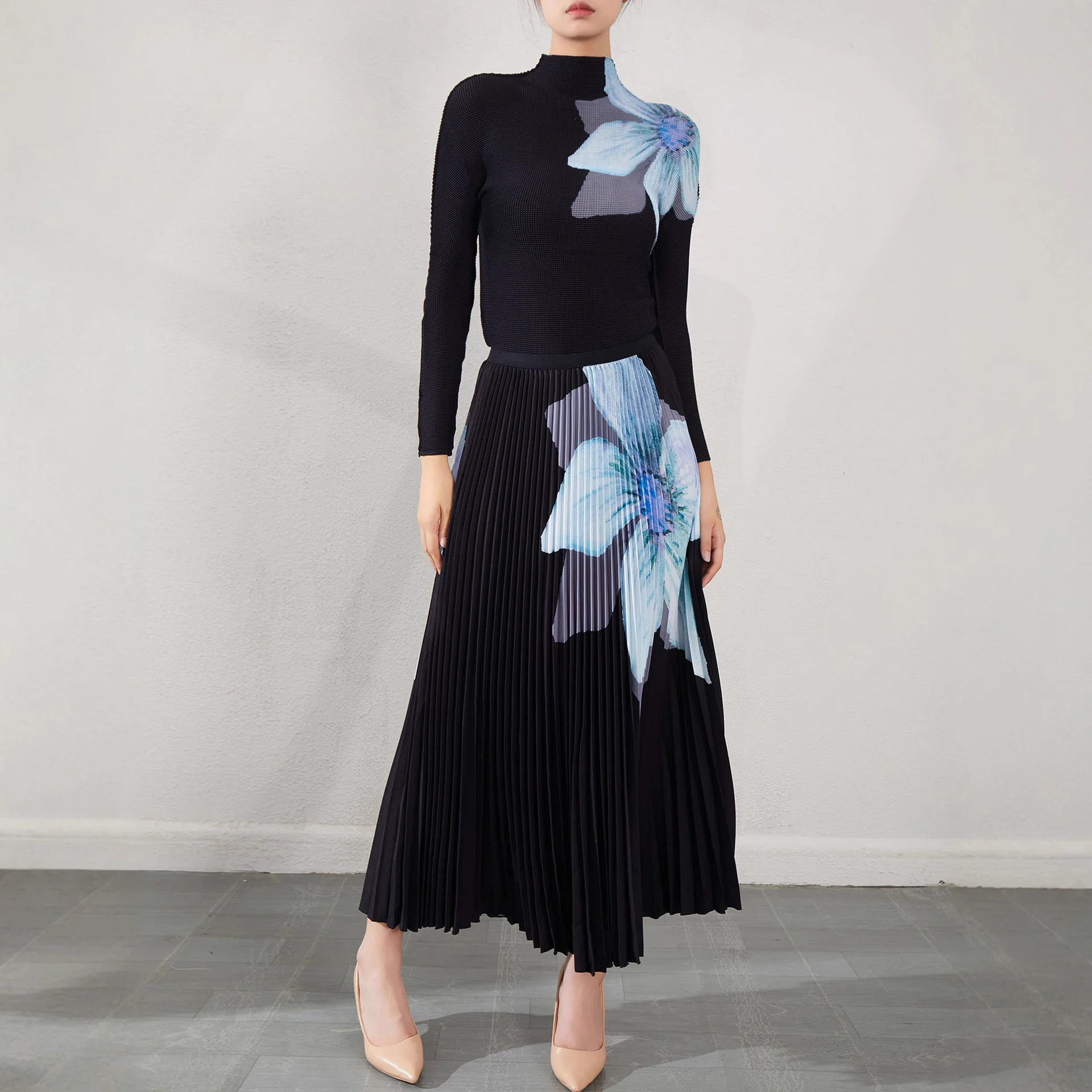 

Miyake Pleated Fashion 2025 Printed Skirt Set for Women's Autumn New High-end Fashion Temperament Black Two-piece Set Pleats