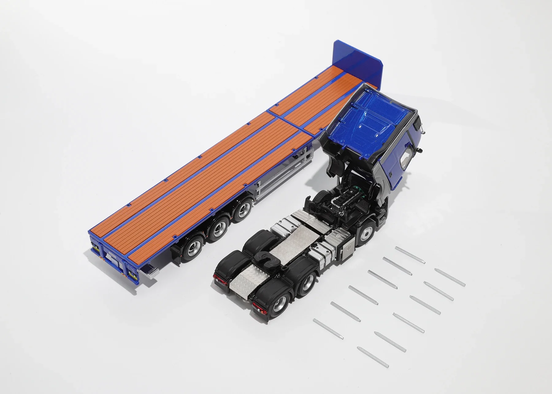 Diecast Car Model G.C.D. Actros Gigaspace 6x2 Sattelzugmaschine & Scalable Trailer 1:64 497# 498# 499#