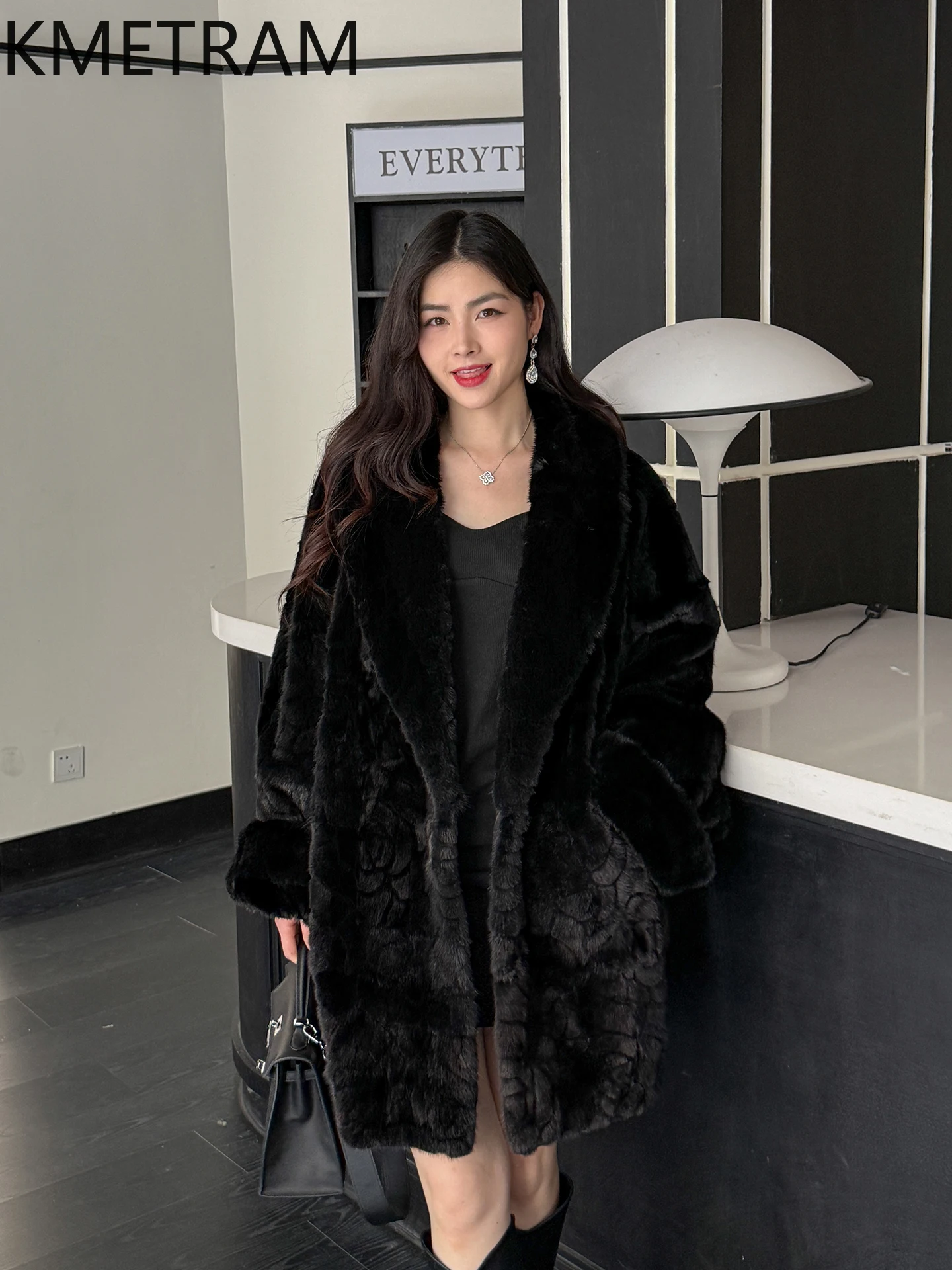 KMETRAM 100% سترة فرو المنك امرأة شال أنيق طوق منتصف طول معطف الفرو الحقيقي الوافدين الجدد الشتاء النساء الملابس 2025 شوهبات
