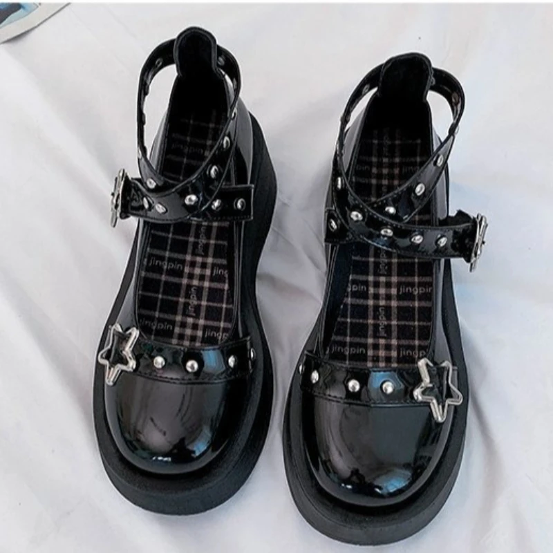 

Women's Shoes Patent Leather Buckle Womens Mary Jane Shoes Rivet Fashion High Quality Lolita Shoes 2026 New Women Casual Pumps