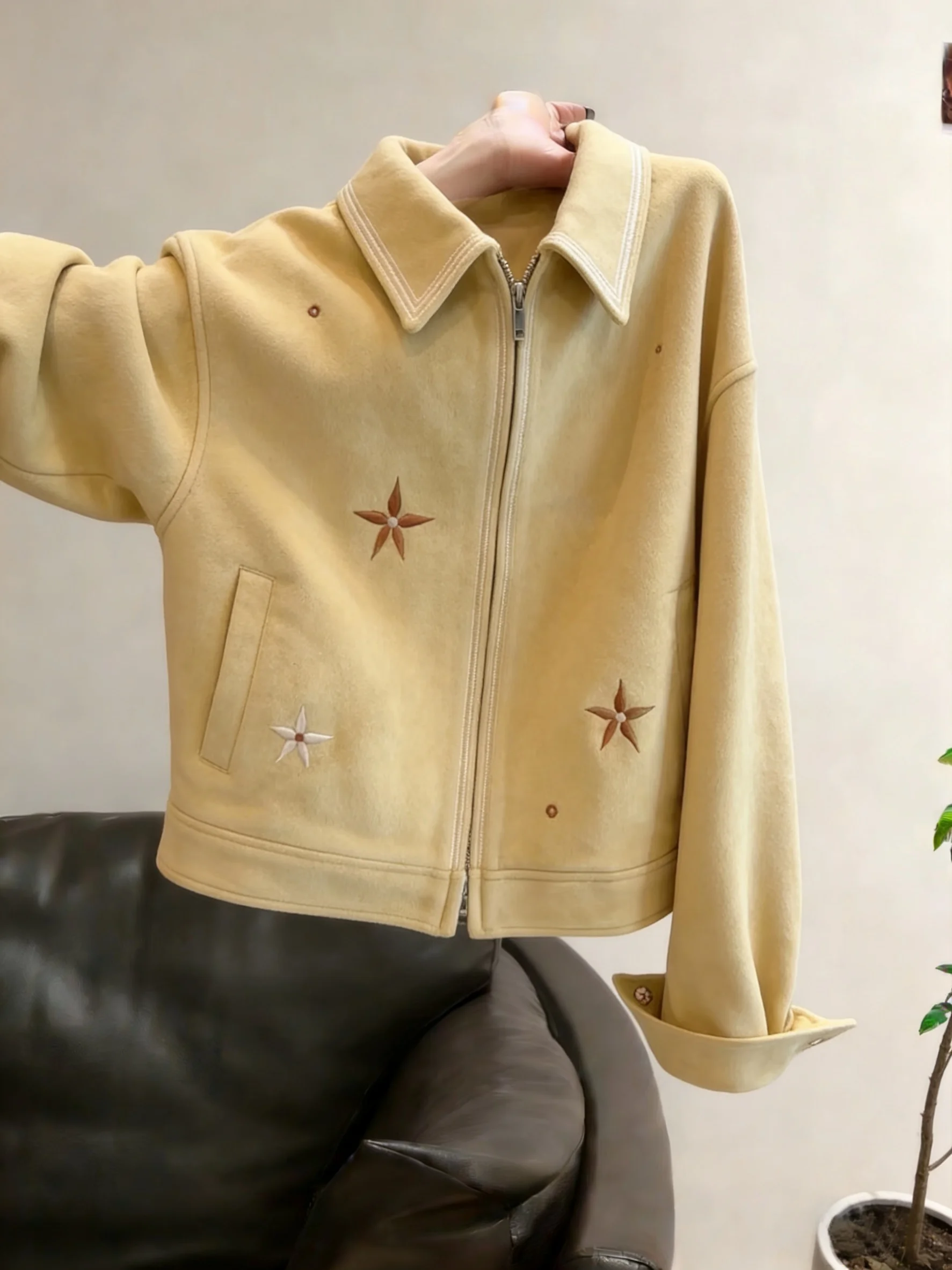 

Модная брендовая замшевая куртка с вышивкой для женщин, весна-осень, повседневная, в стиле ретро, с отложным воротником, универсальная, в американском стиле, топ-куртка