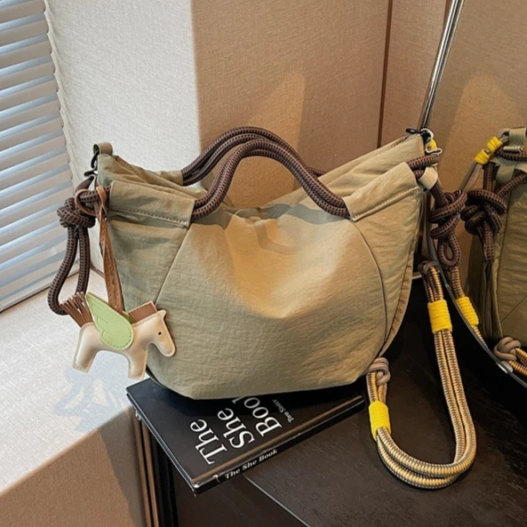 Large Capacity Casual Shoulder Bag, Designed for Women Handbag, Suitable for Daily Commute, Outdoor Camping, Shopping Trips And