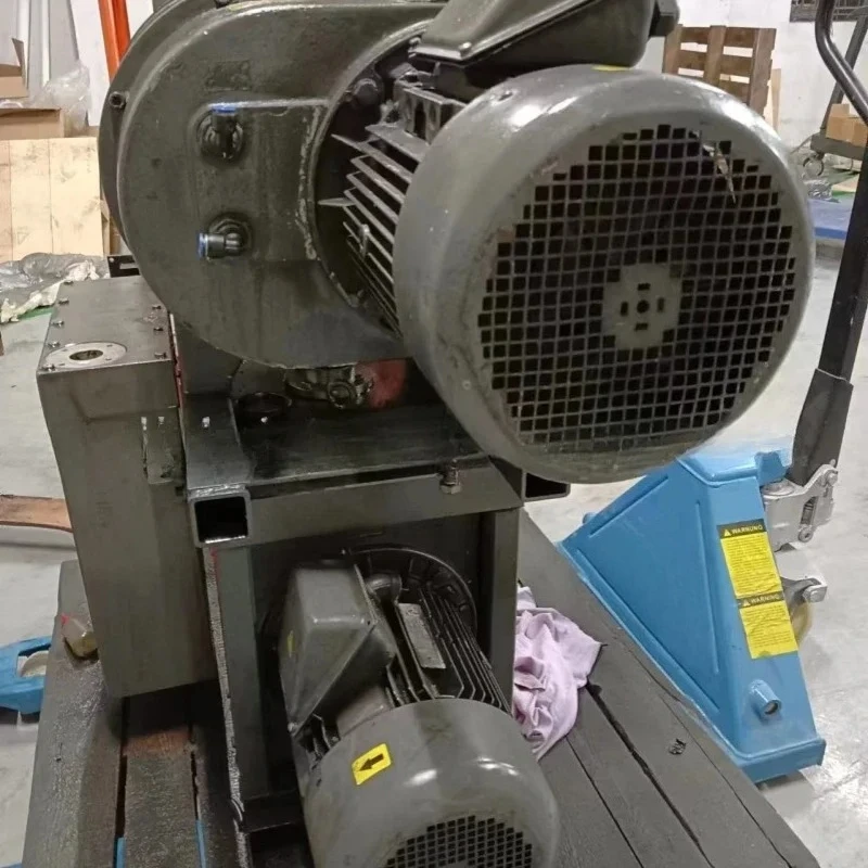 Vacuum E2M275  pump Vacuum E2M275  pump