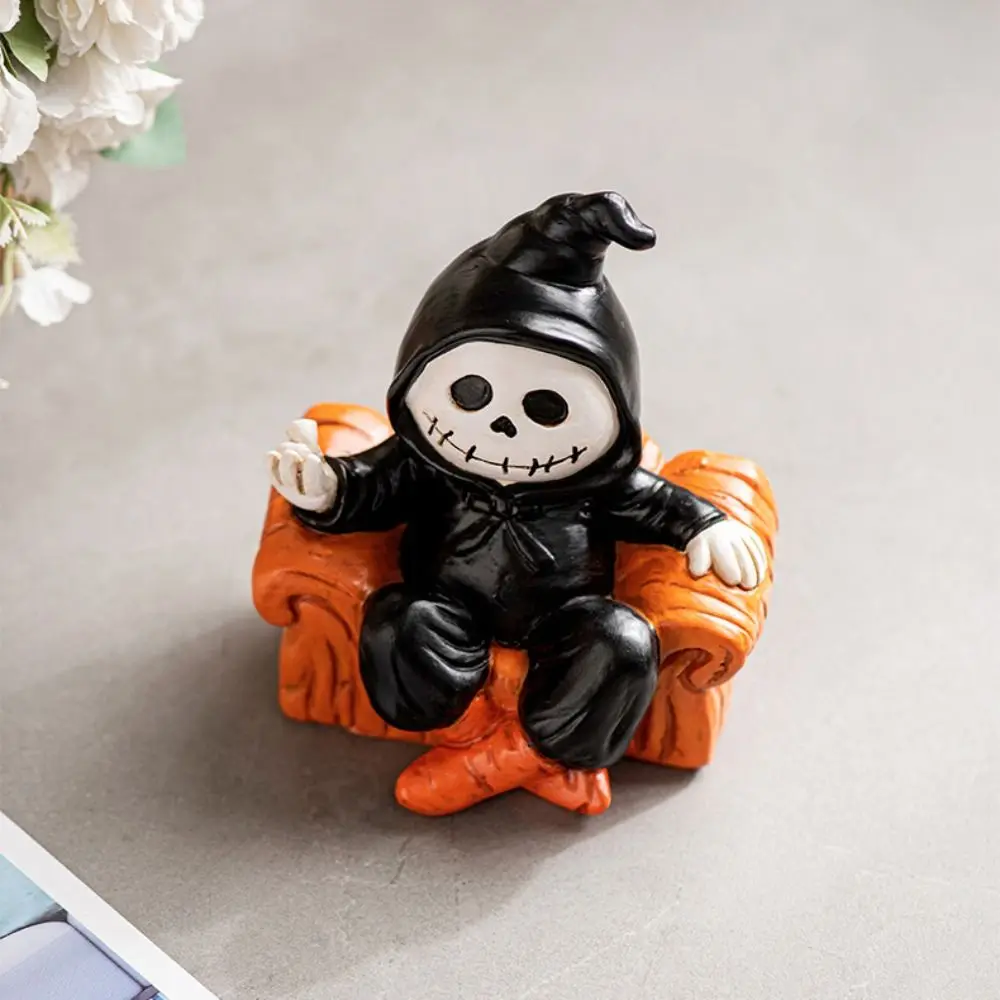 

Resin Halloween Sofa Ghost Figure Spooky Cute Ghost Art Sculpture Cartoon Ghost Statue Ornament Cabinet