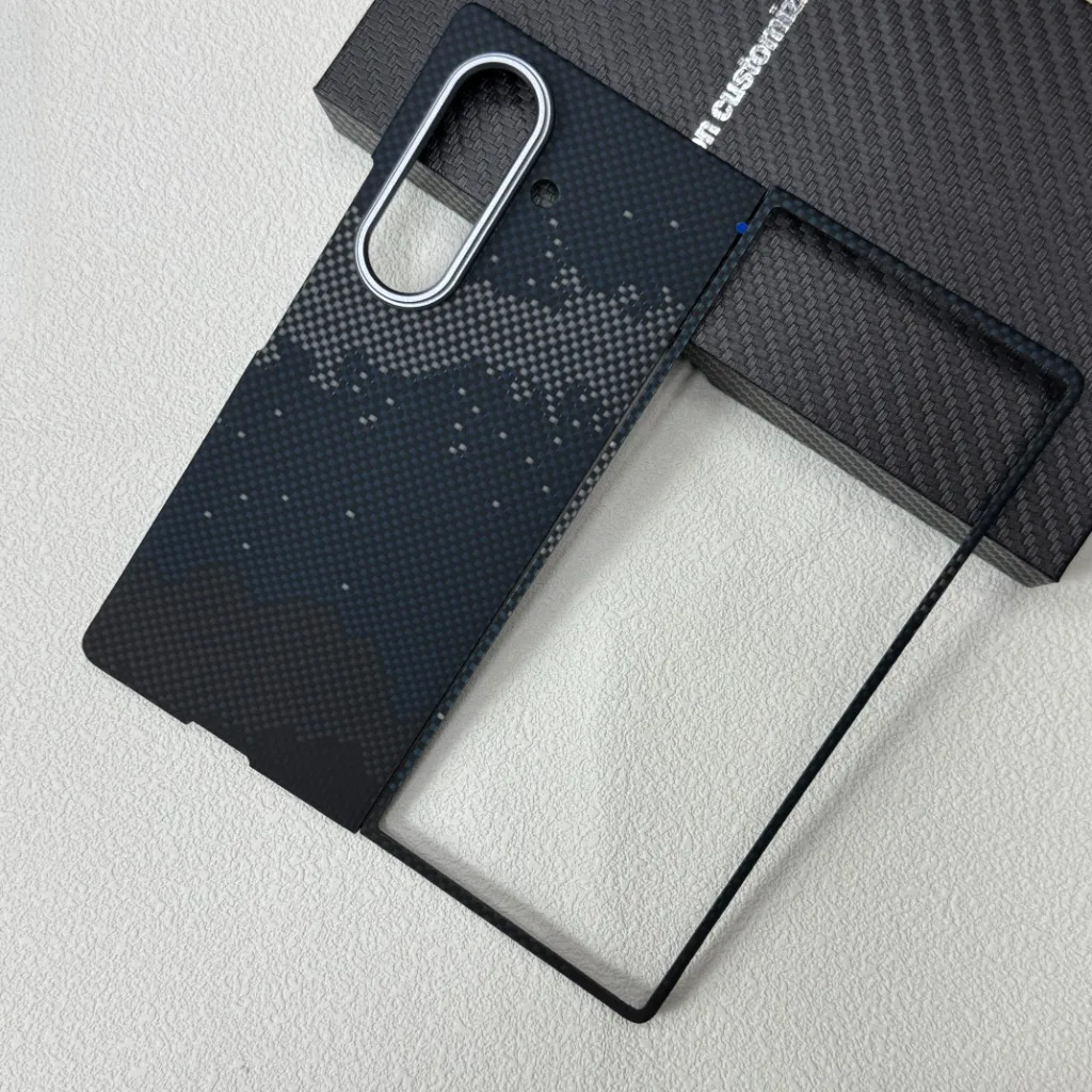 

For Samsung Galaxy Z Fold 7 Aramid Fiber Ultra-Thin Case – Carbon-Weave Texture Cover, Bare-Hand Feel, MagSafe Compatible