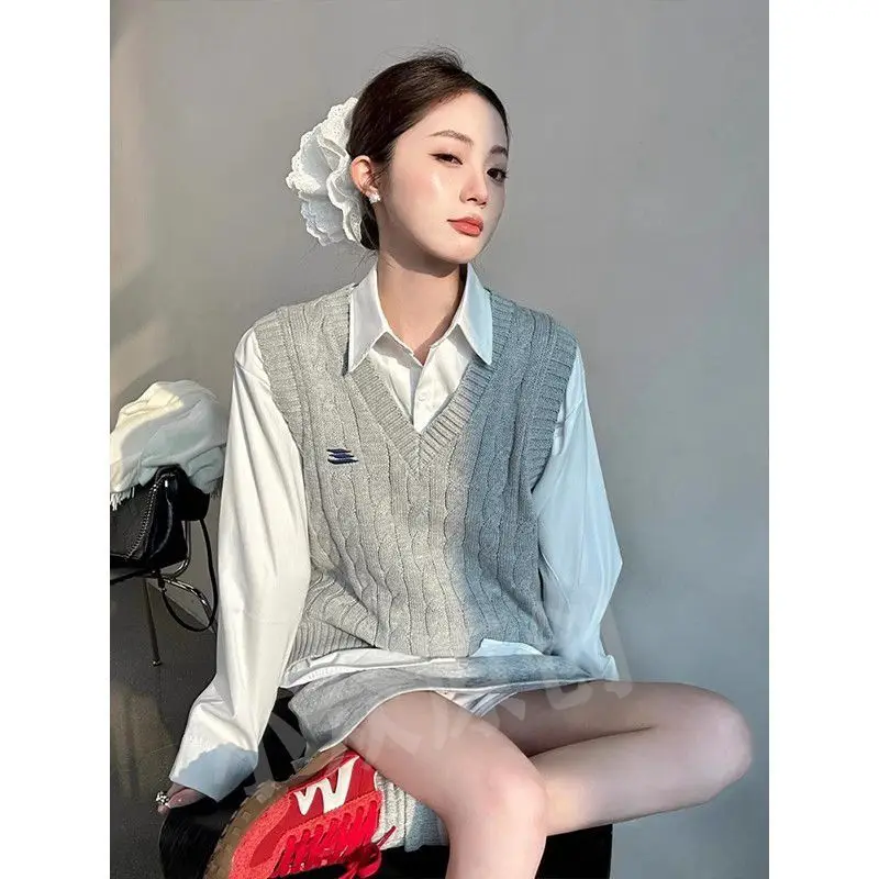 

Chic Preppy Style Slim V-Neck Knit Vest Women New Fashion Versatile Commuter Sleeveless Pullover Soft Stretchy Layering Top