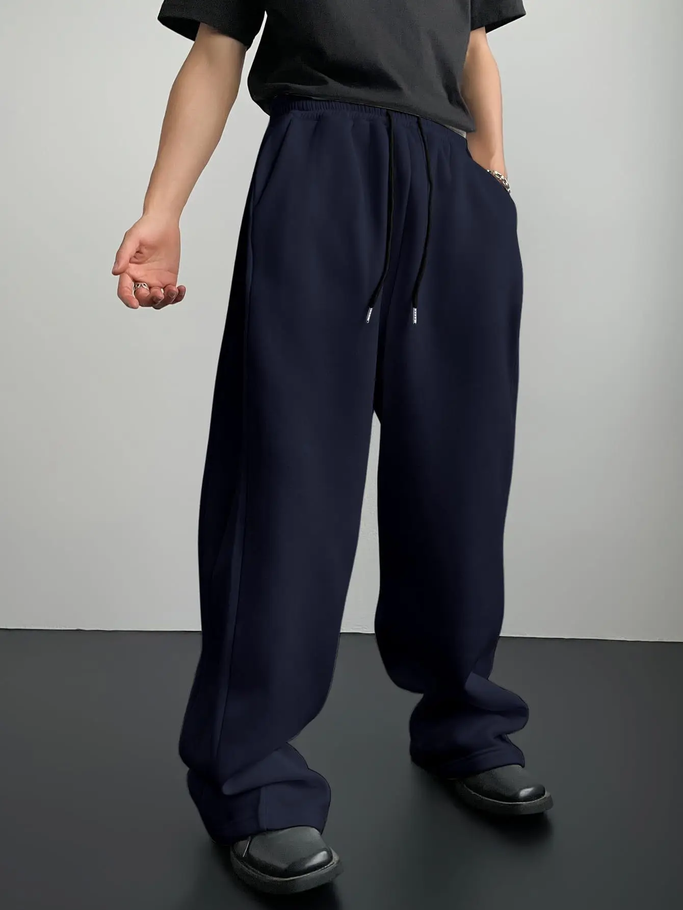 Mens Sweatpants Straight Fit Joggers for Sports and Streetwear Loose Oversized Casual Pant Drawstring Multi-pocket Men Long Pant
