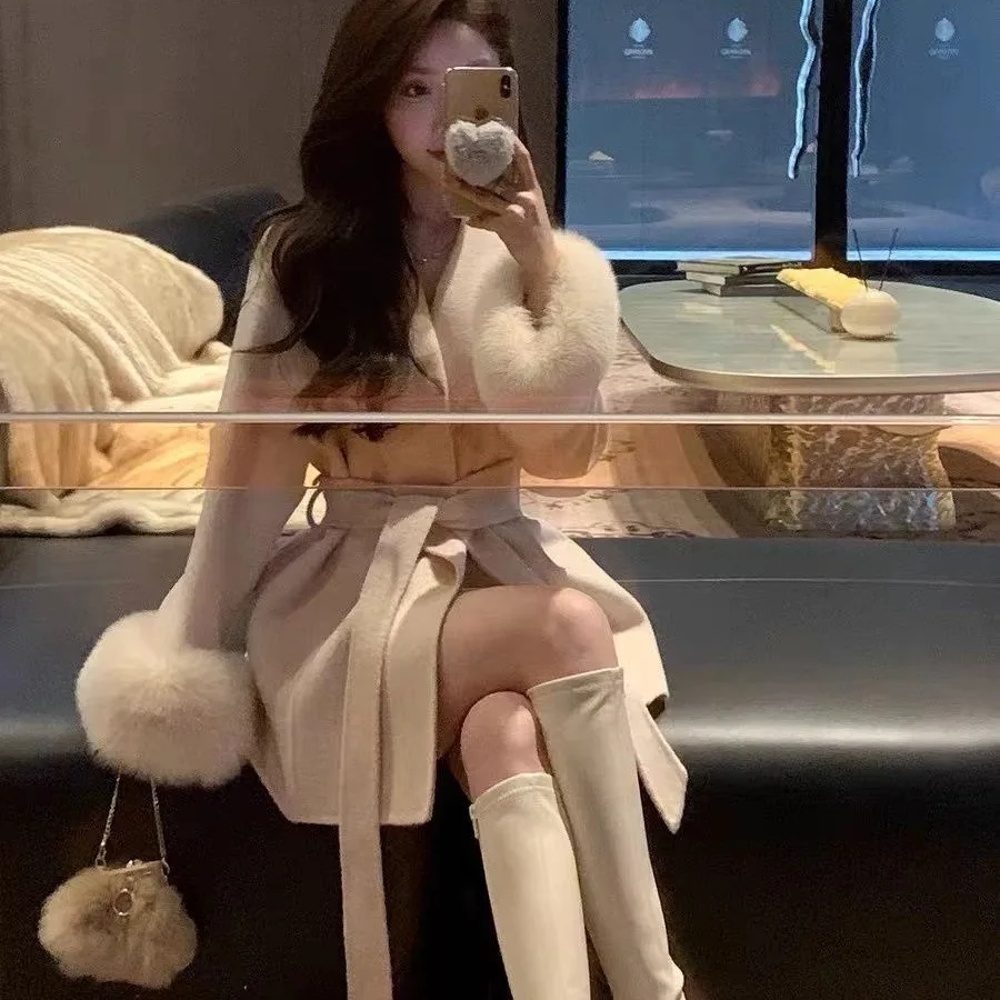 Women's New Autumn and Winter Versatile Tweed Cape Coat Belt Models Highly Realistic Artificial Fox Fur Blends Coat for Women