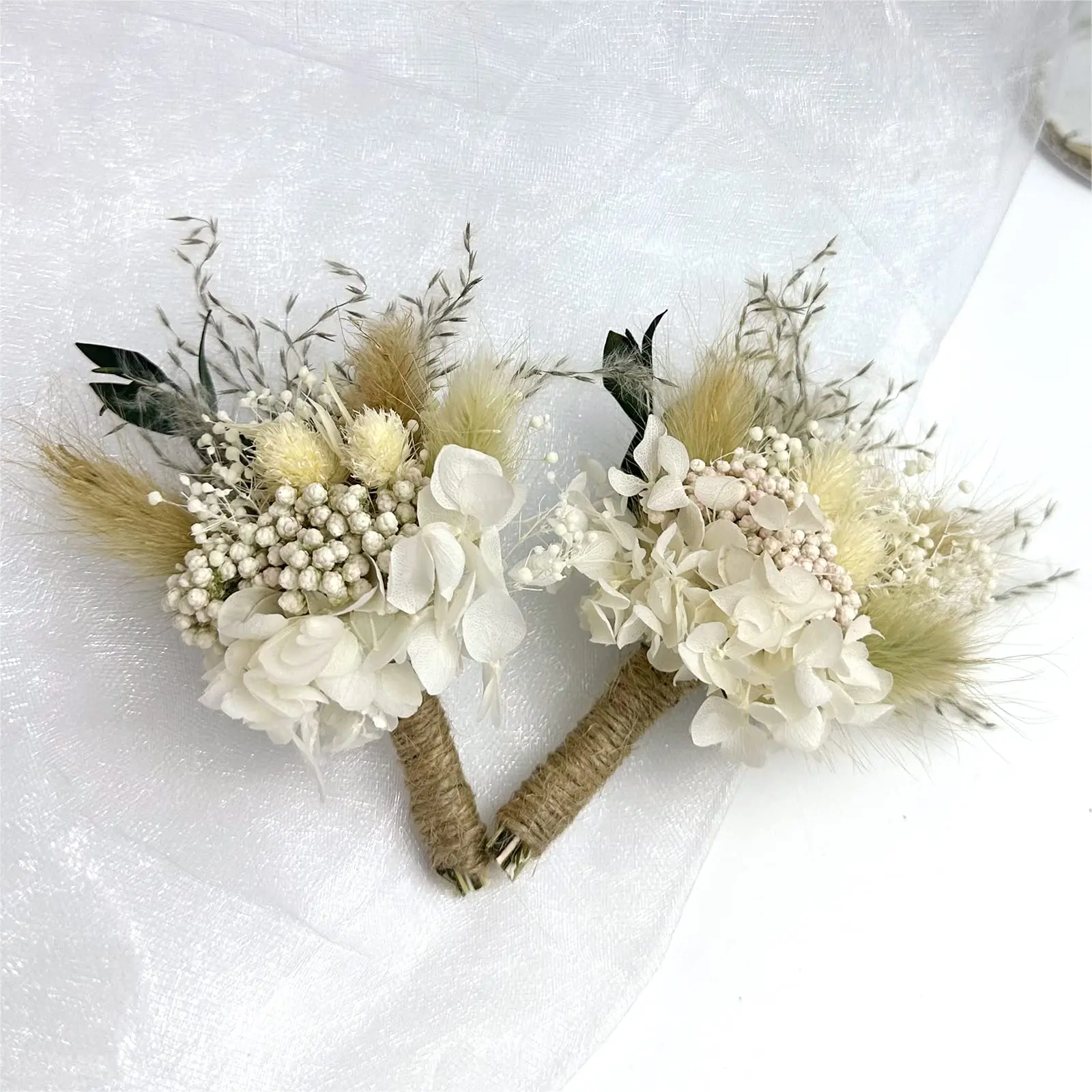 

2pcs Nature Pampas Grass Dried Flowers Small Mini Bouquet Corsage for Bridesmaid Flower DIY Making Wedding Card Home Party Decor