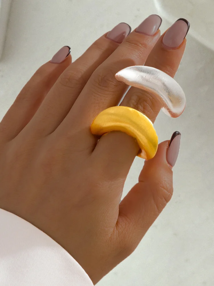 Exaggerated Curved …