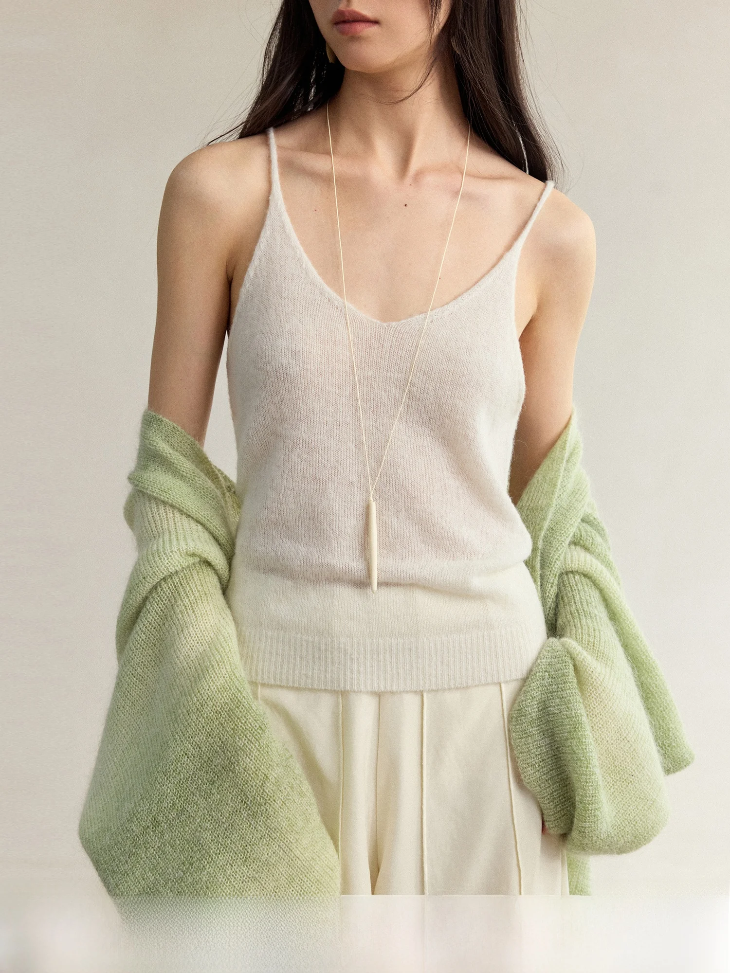 

MURMURMI 25PF Alpaca Knitted Base Layer Strap Vest Breathable Comfortable Women's Inner Wear V-Ne Casual Straight Hem