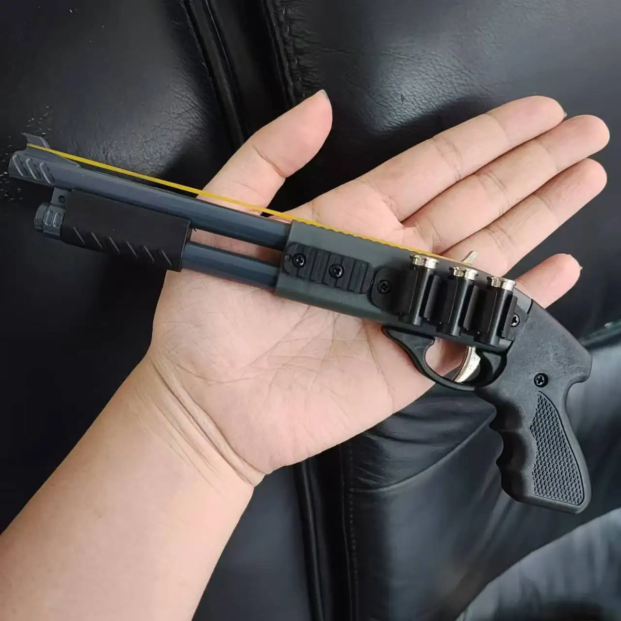 Csnoobs 2024 ミニ輪ゴム噴霧器 8 バーストの輪ゴム銃ミニチュアモデル装飾品おもちゃソフト弾丸銃クリスマスギフト