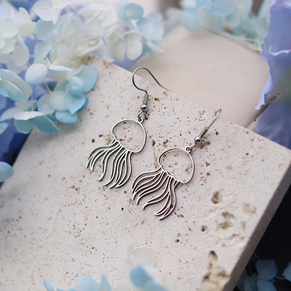 Kinitial Bohemian Marine Quallen Anhänger Ohrringe Ozean Tier geeignet für Mädchen Sommer Accessoires Geschenk