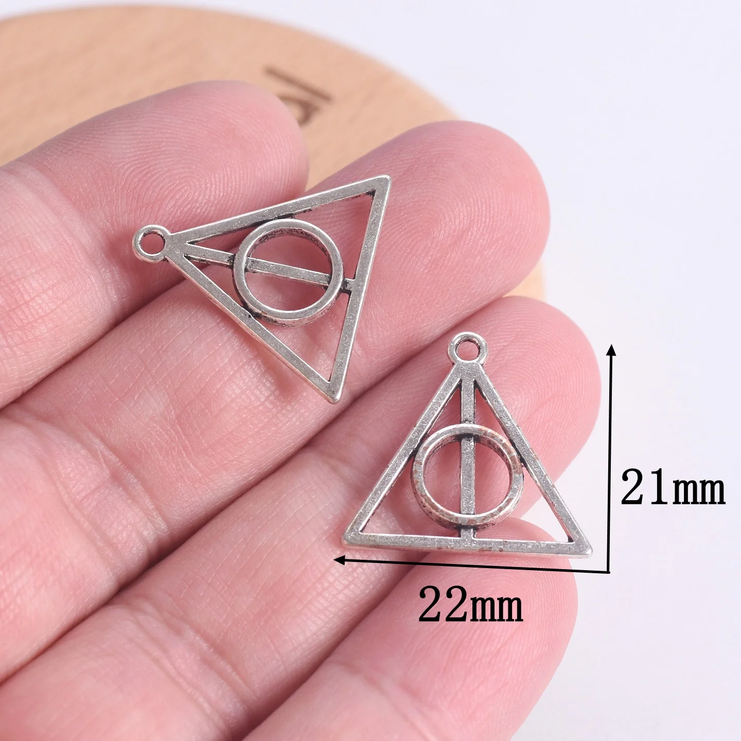 Triângulo Forma Tibetano Cor Prata Zinco Aloot Metal Pingentes, Loose Jewelry Making, 21x22mm, 10Pcs