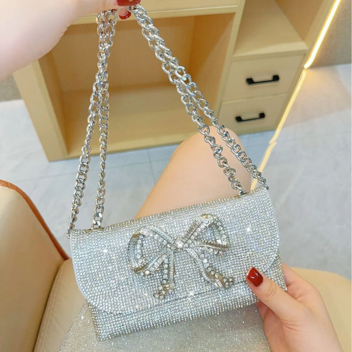 

Shining Crystal Diamond Silver Black Evening Bags For Women Wedding Prom Party Cute Bow Clutches Handbag Chain Shoulder Bag 2024